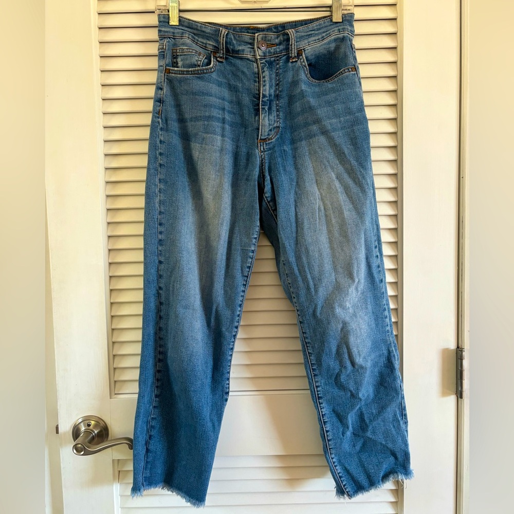 Joes Jeans size 28 straight leg distressed hem